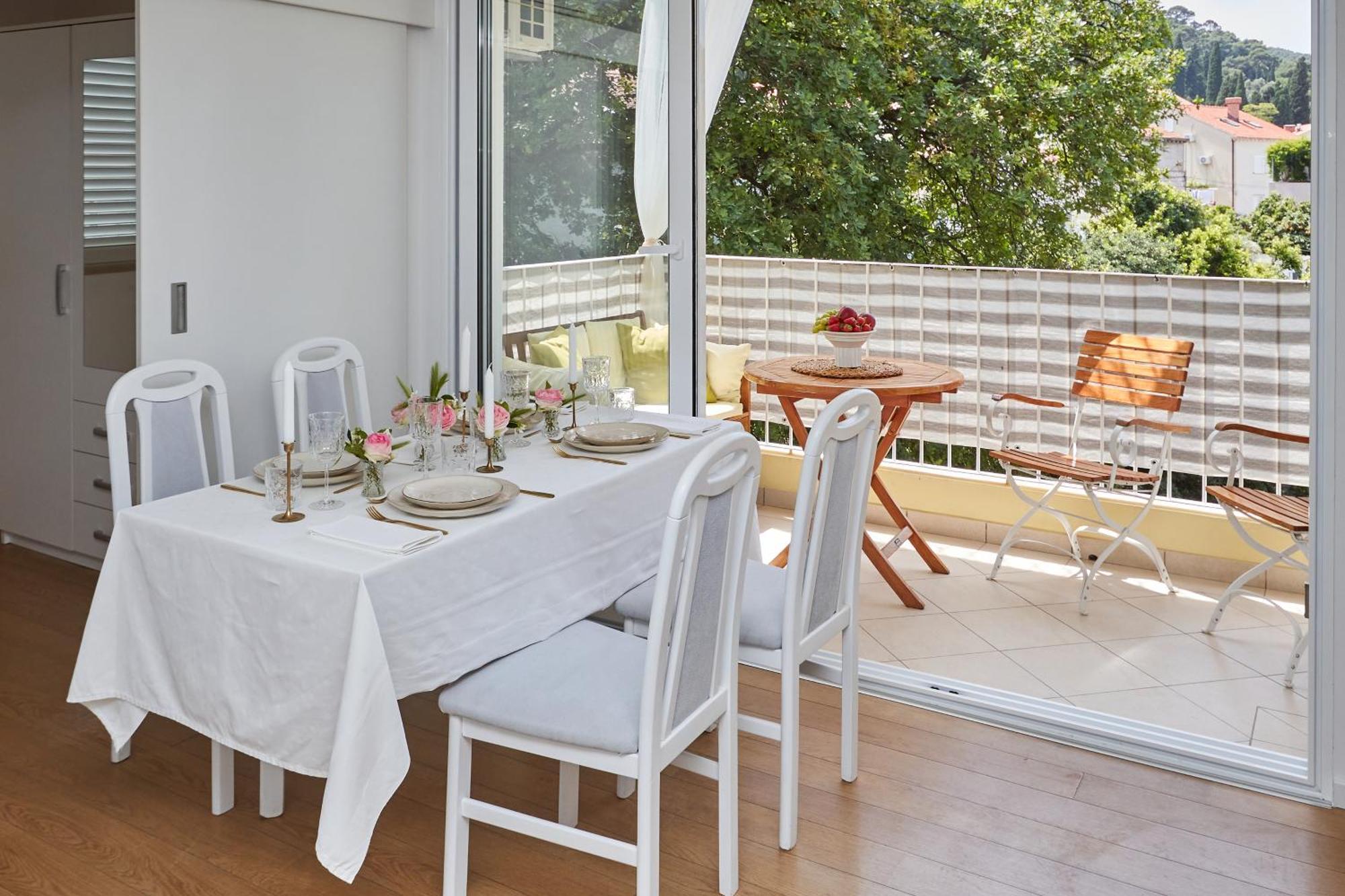 Johnny's Place With Free Parking & Balcony *