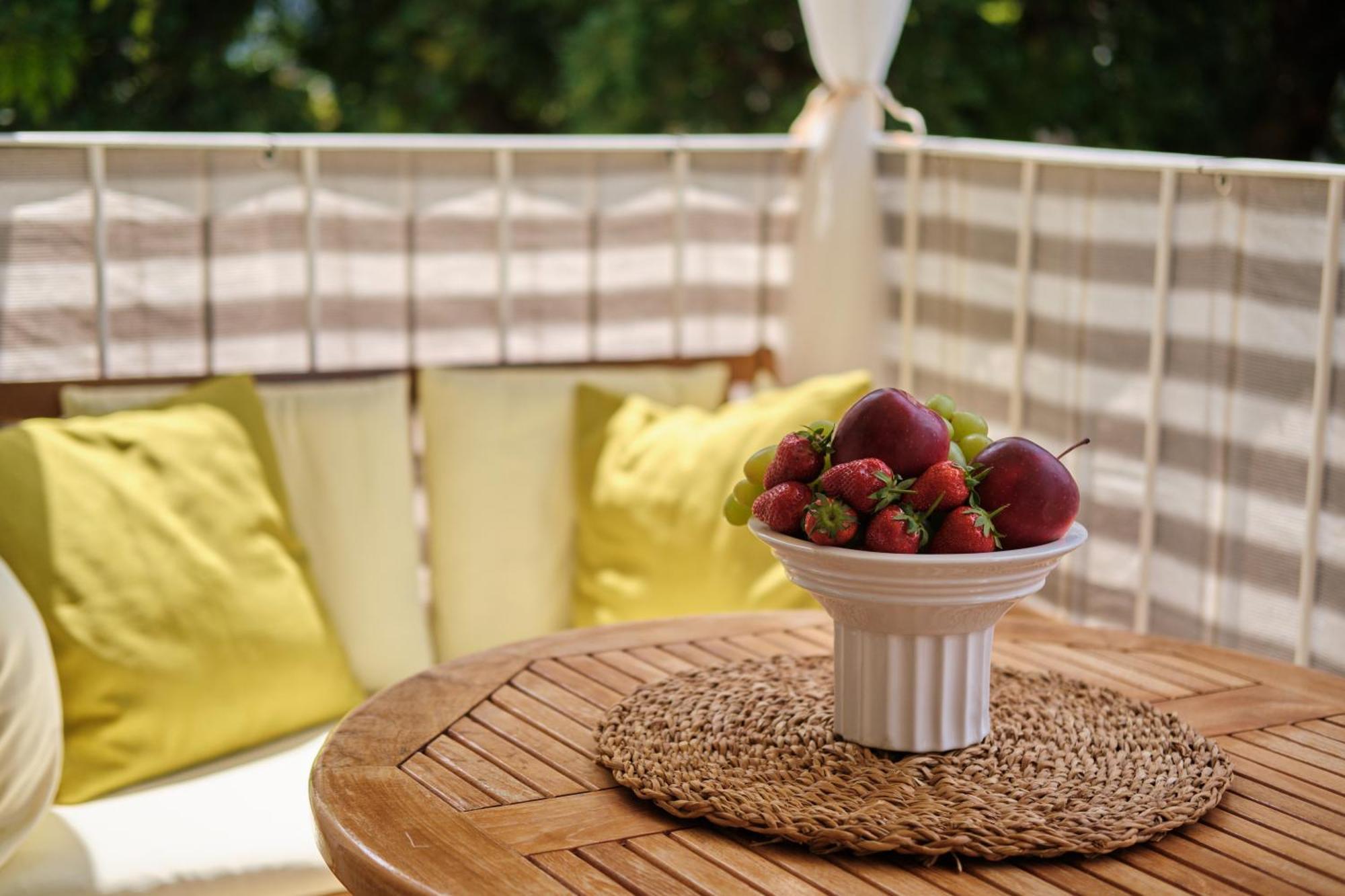 Apartma Johnny's Place With Free Parking & Balcony