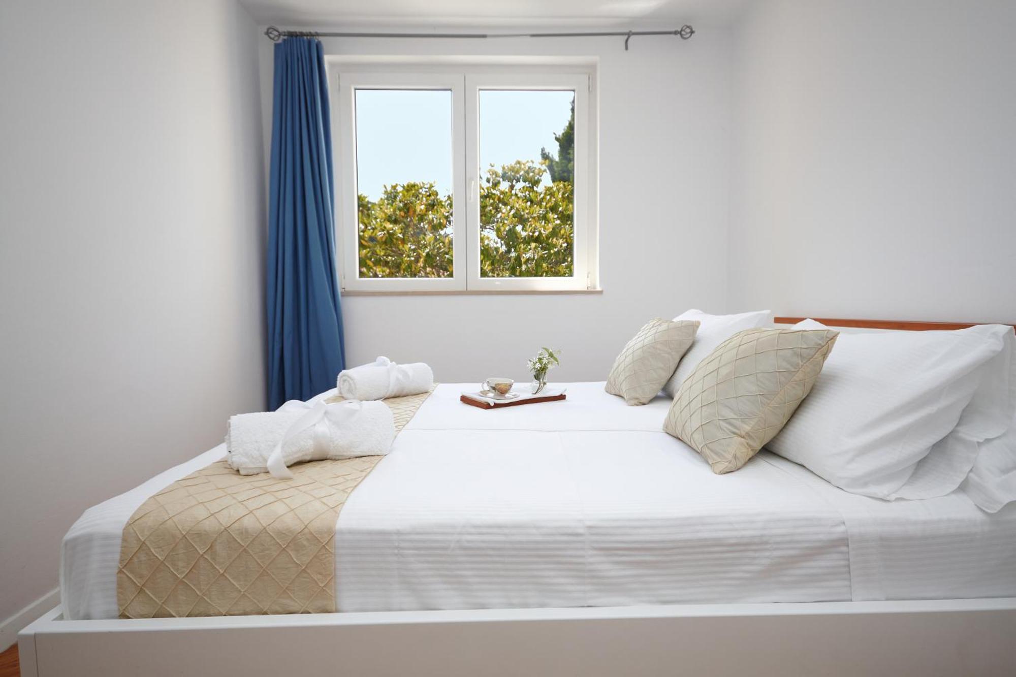 Johnny's Place With Free Parking & Balcony